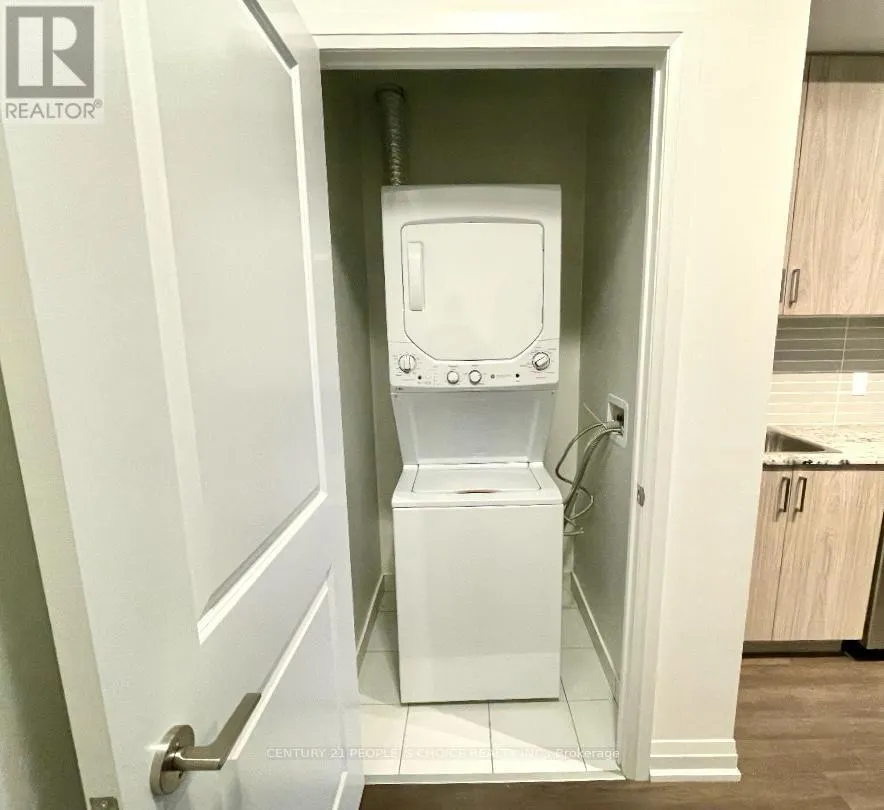 102 - 10 MEADOWGLEN PLACE