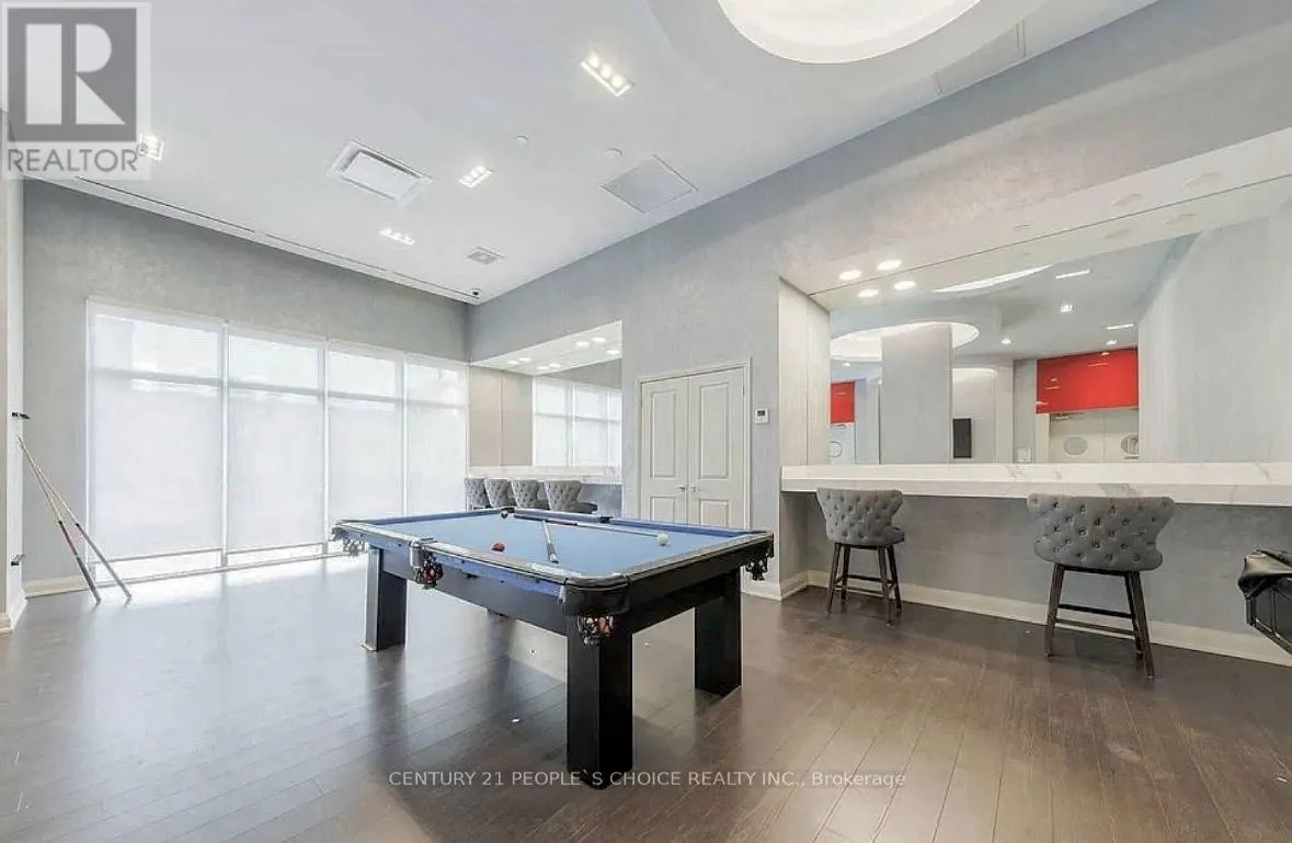 102 - 10 MEADOWGLEN PLACE