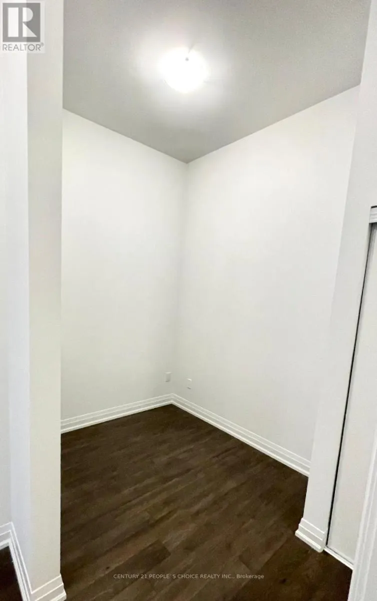 102 - 10 MEADOWGLEN PLACE