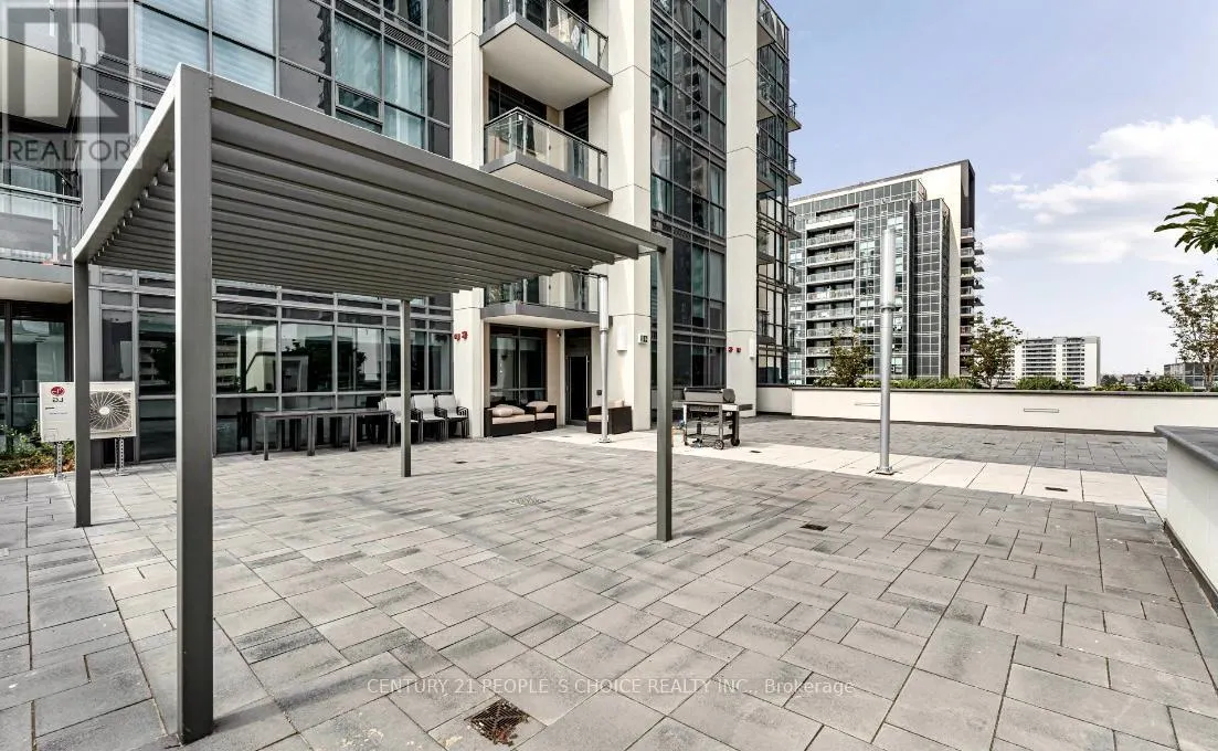 102 - 10 MEADOWGLEN PLACE