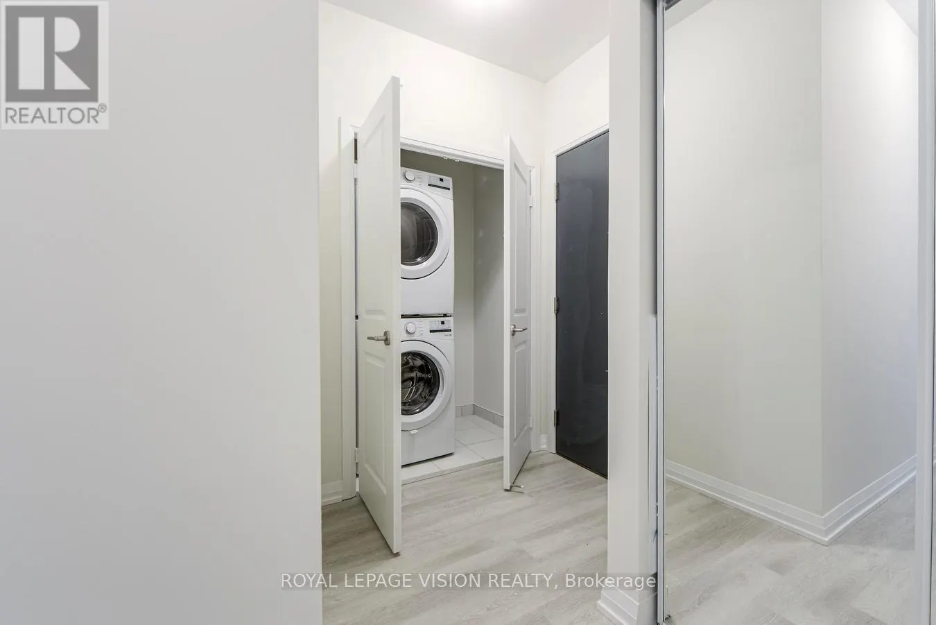 222 - 3270 SHEPPARD AVENUE E