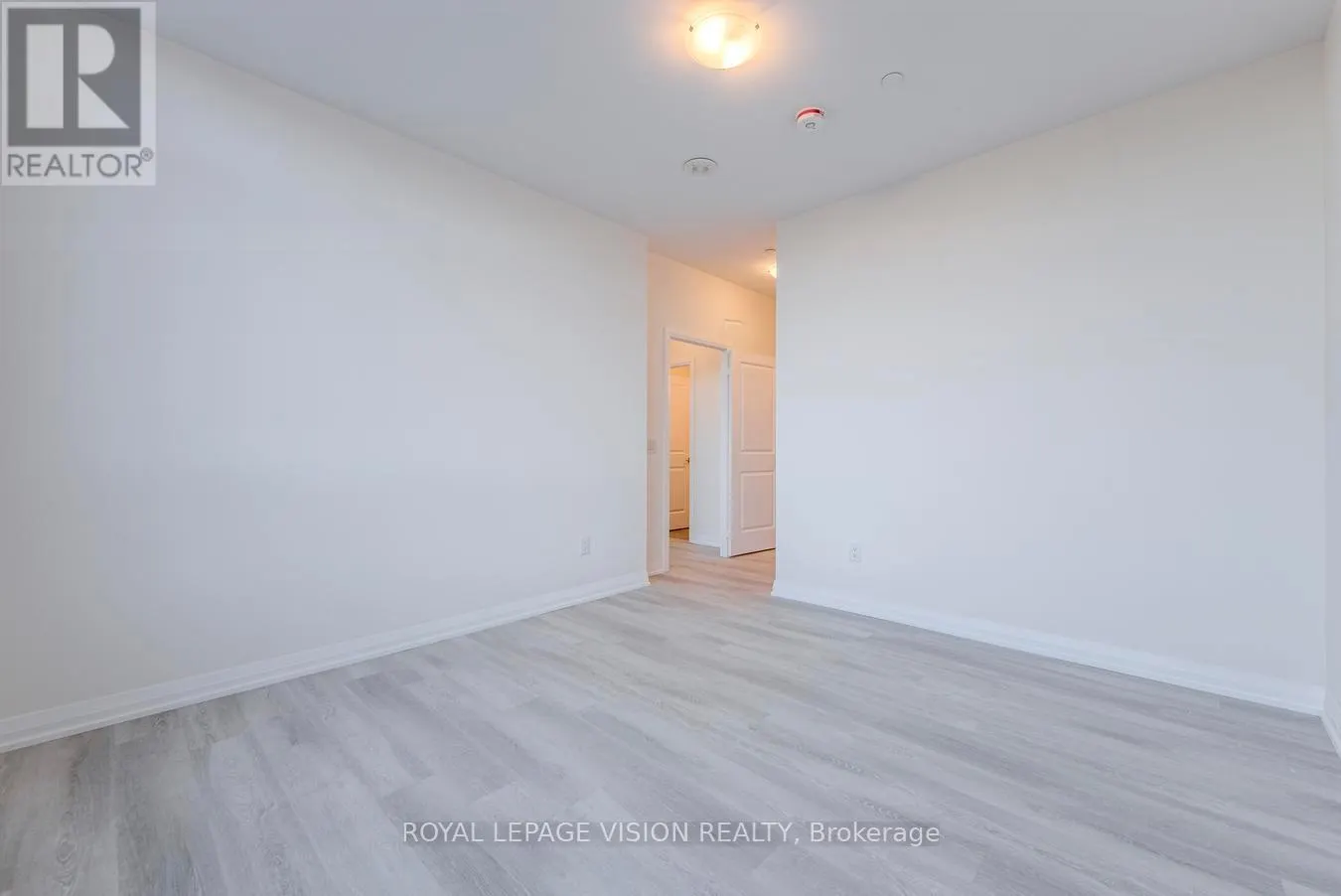 222 - 3270 SHEPPARD AVENUE E