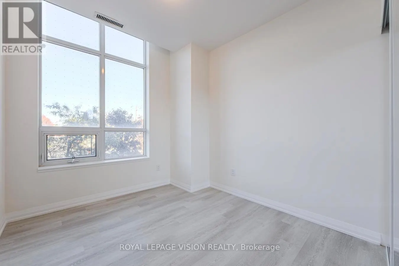 222 - 3270 SHEPPARD AVENUE E