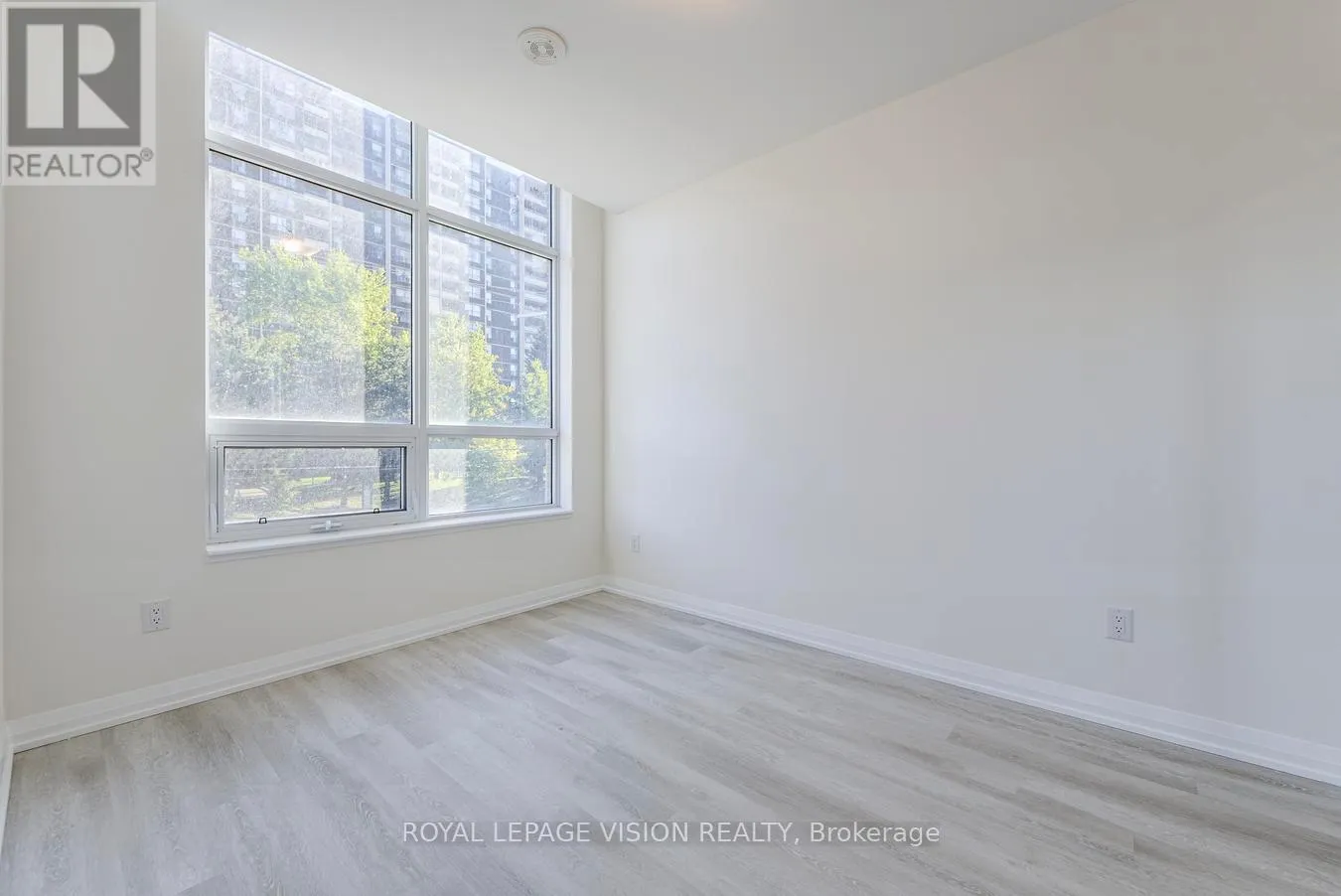 222 - 3270 SHEPPARD AVENUE E