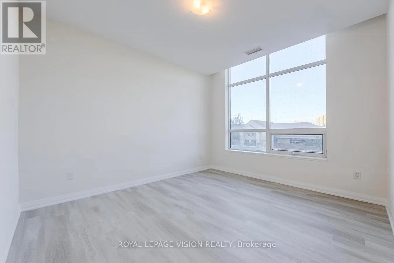 222 - 3270 SHEPPARD AVENUE E