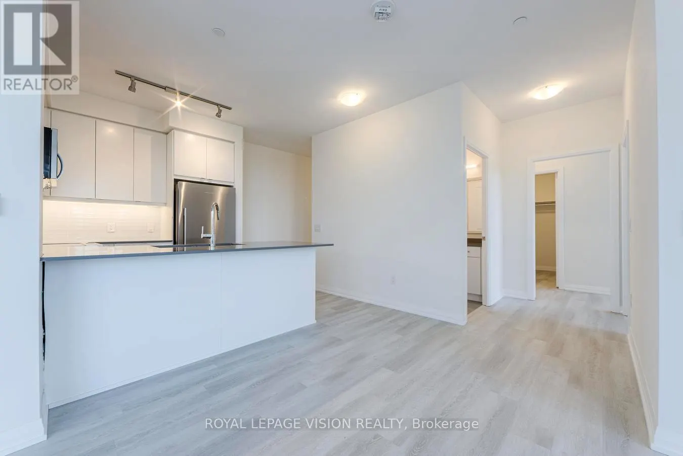 222 - 3270 SHEPPARD AVENUE E