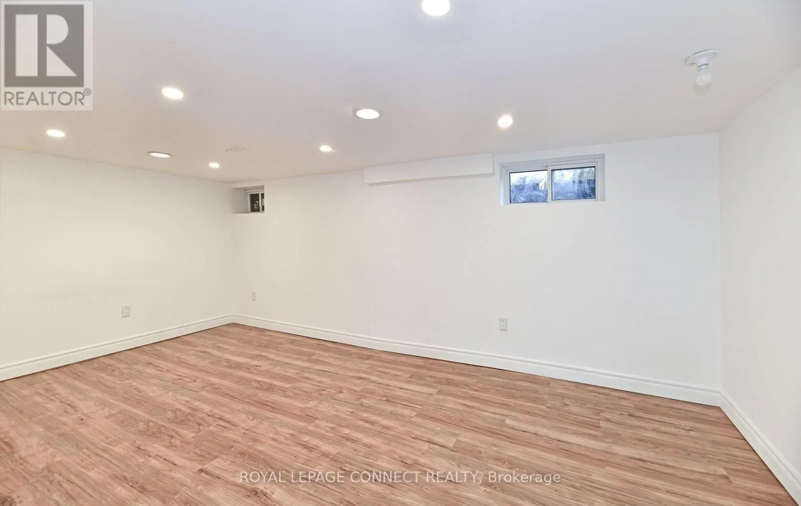 B - 36 PLUMRIDGE COURT