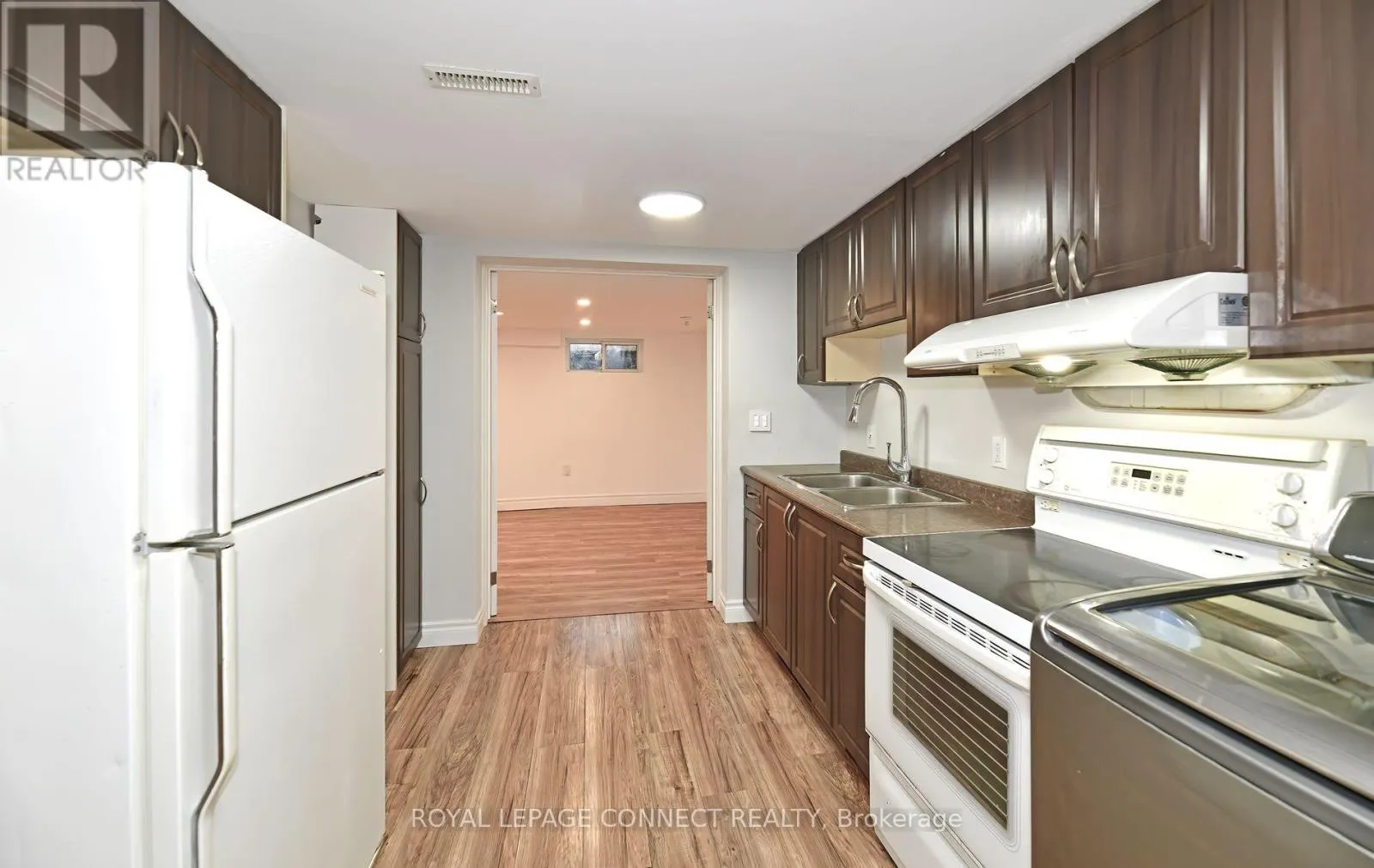 B - 36 PLUMRIDGE COURT