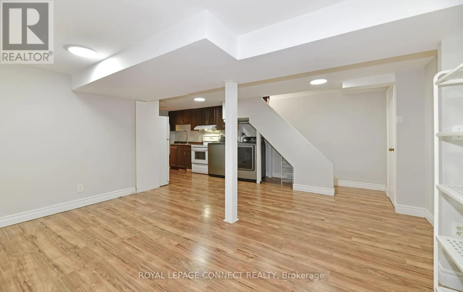 B - 36 PLUMRIDGE COURT