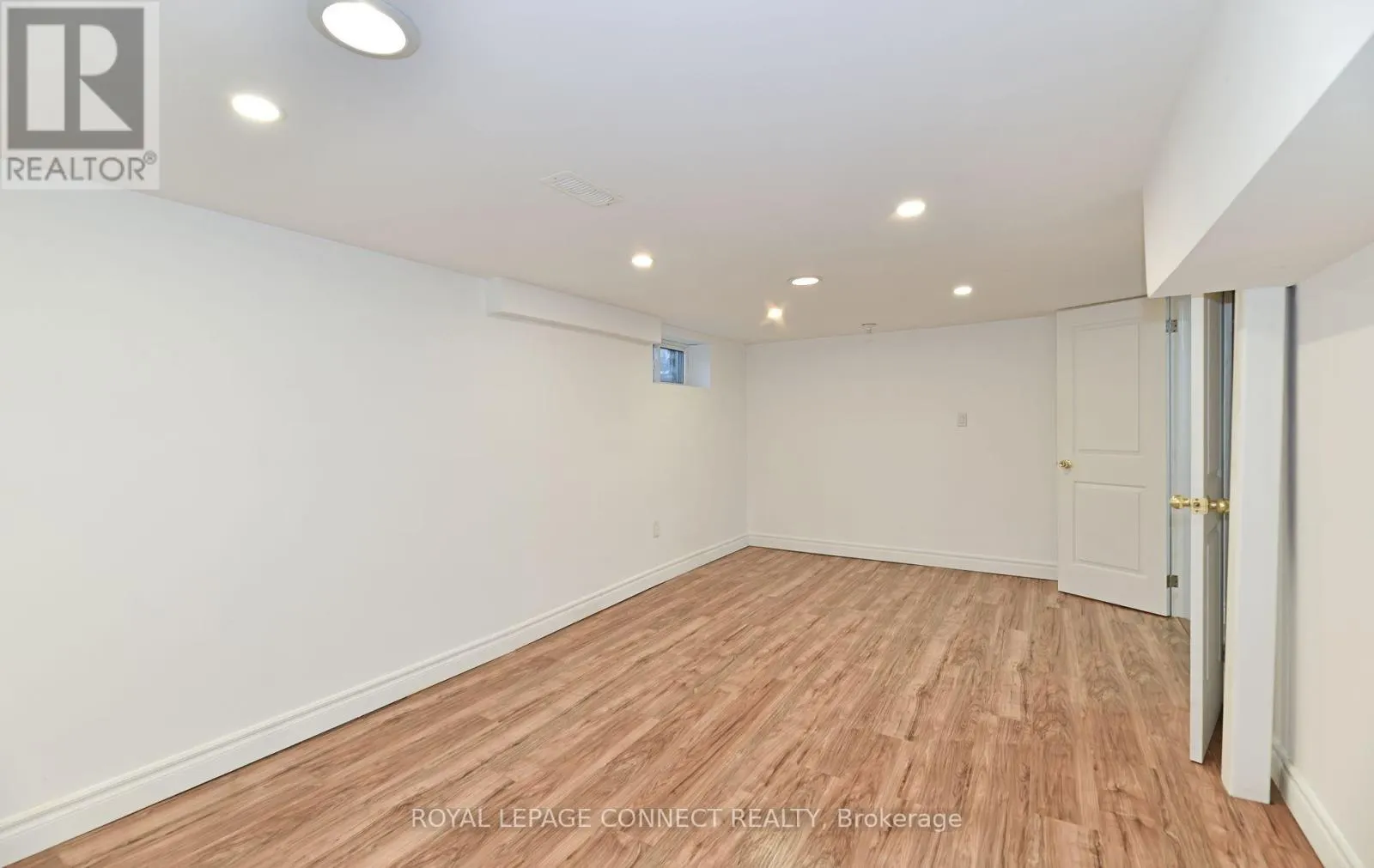 B - 36 PLUMRIDGE COURT