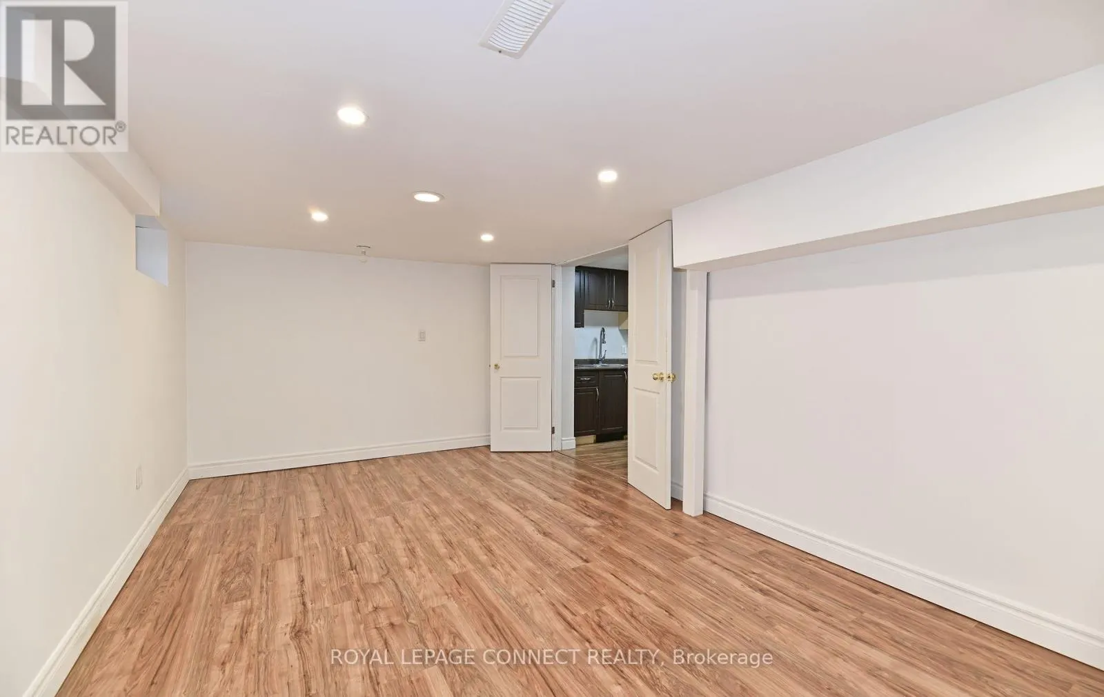 B - 36 PLUMRIDGE COURT