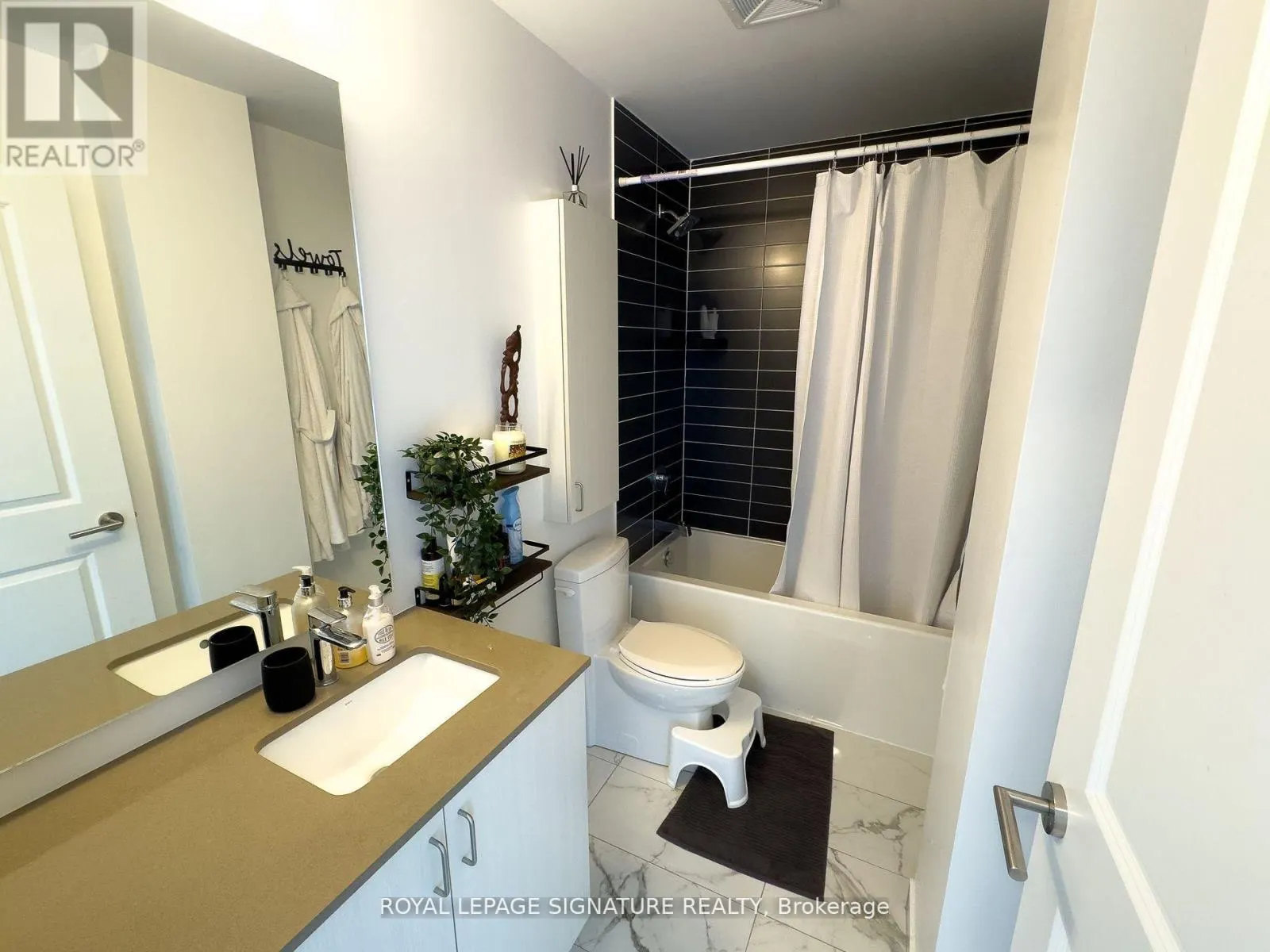 905 - 2799 KINGSTON ROAD