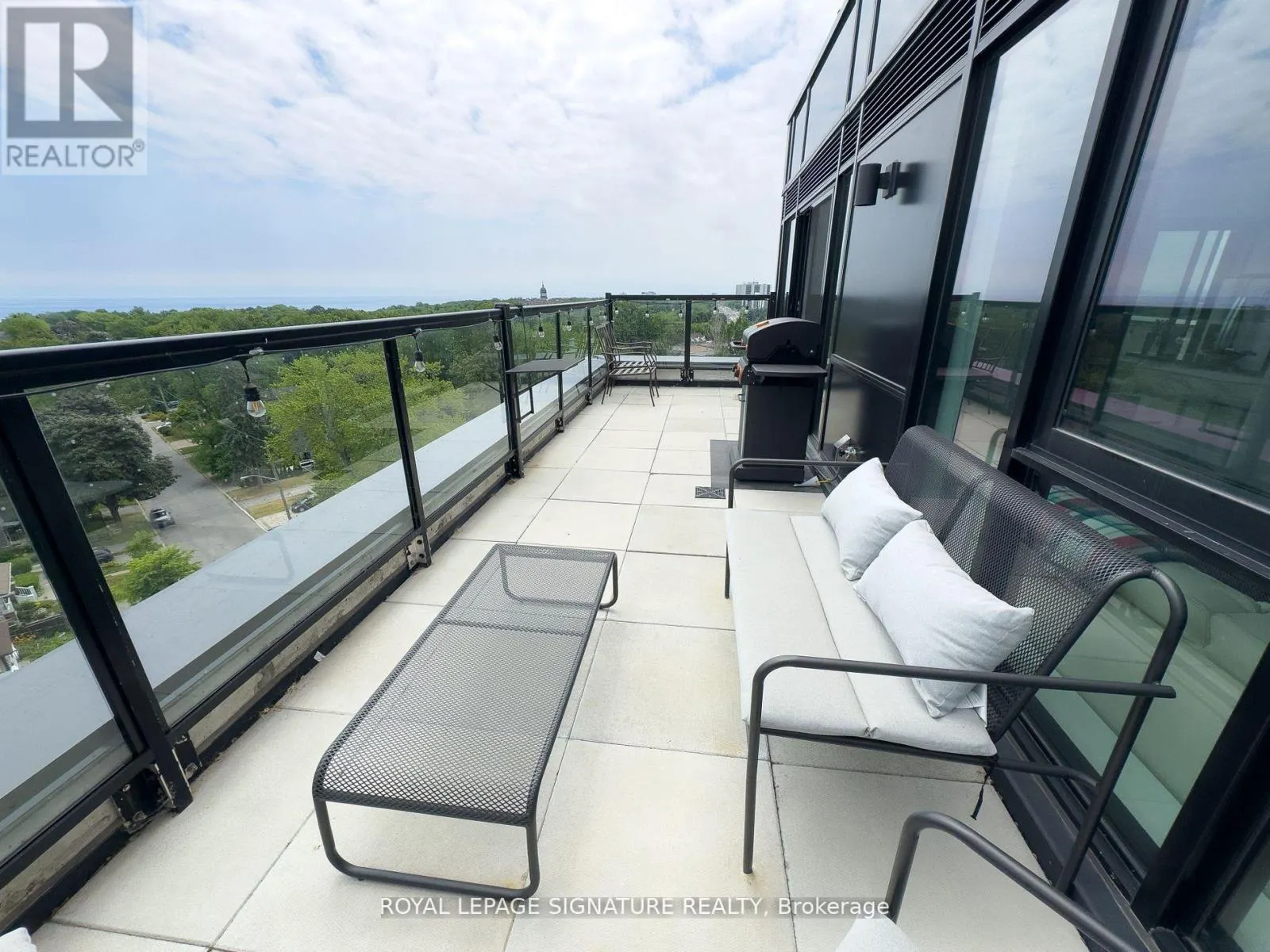 905 - 2799 KINGSTON ROAD