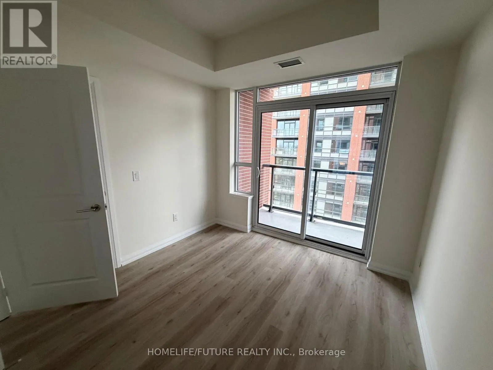 2005 - 3260 SHEPPARD AVENUE E