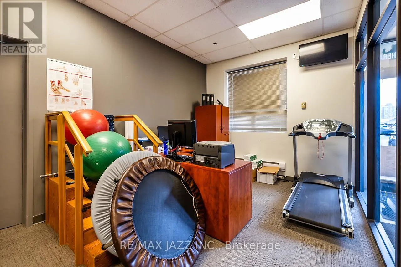 300 - 274 MACKENZIE AVENUE #300