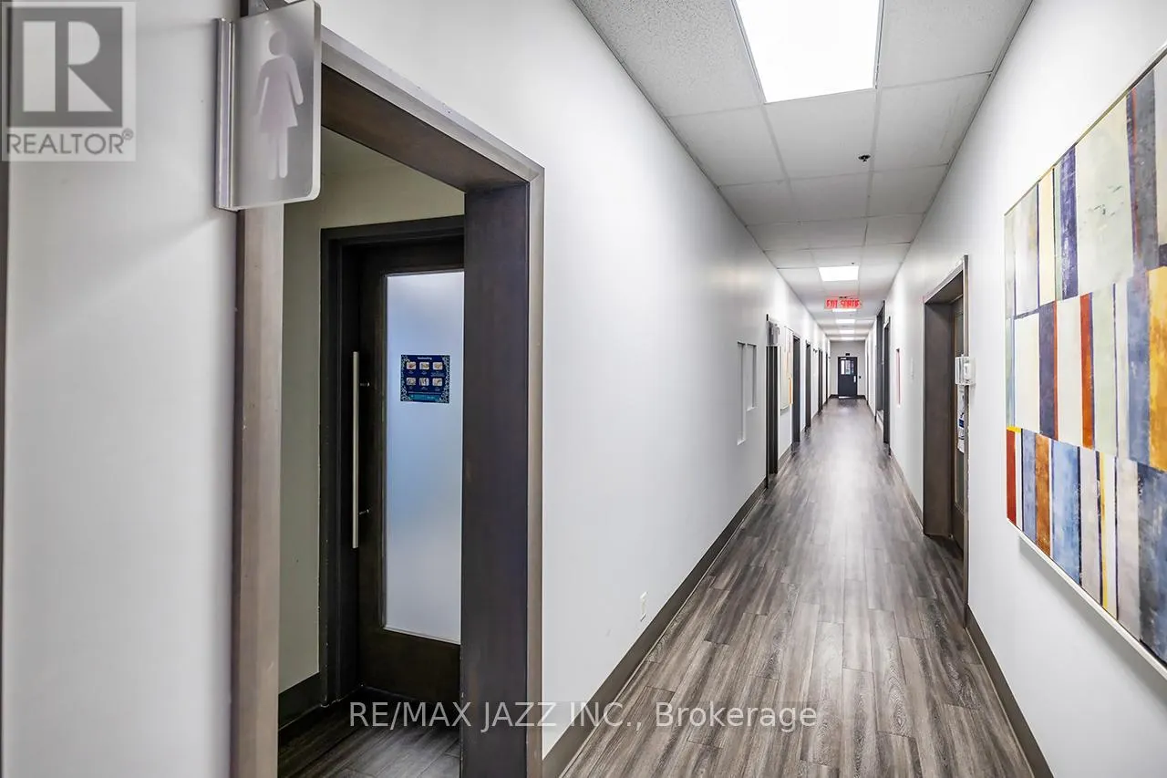 300 - 274 MACKENZIE AVENUE #300