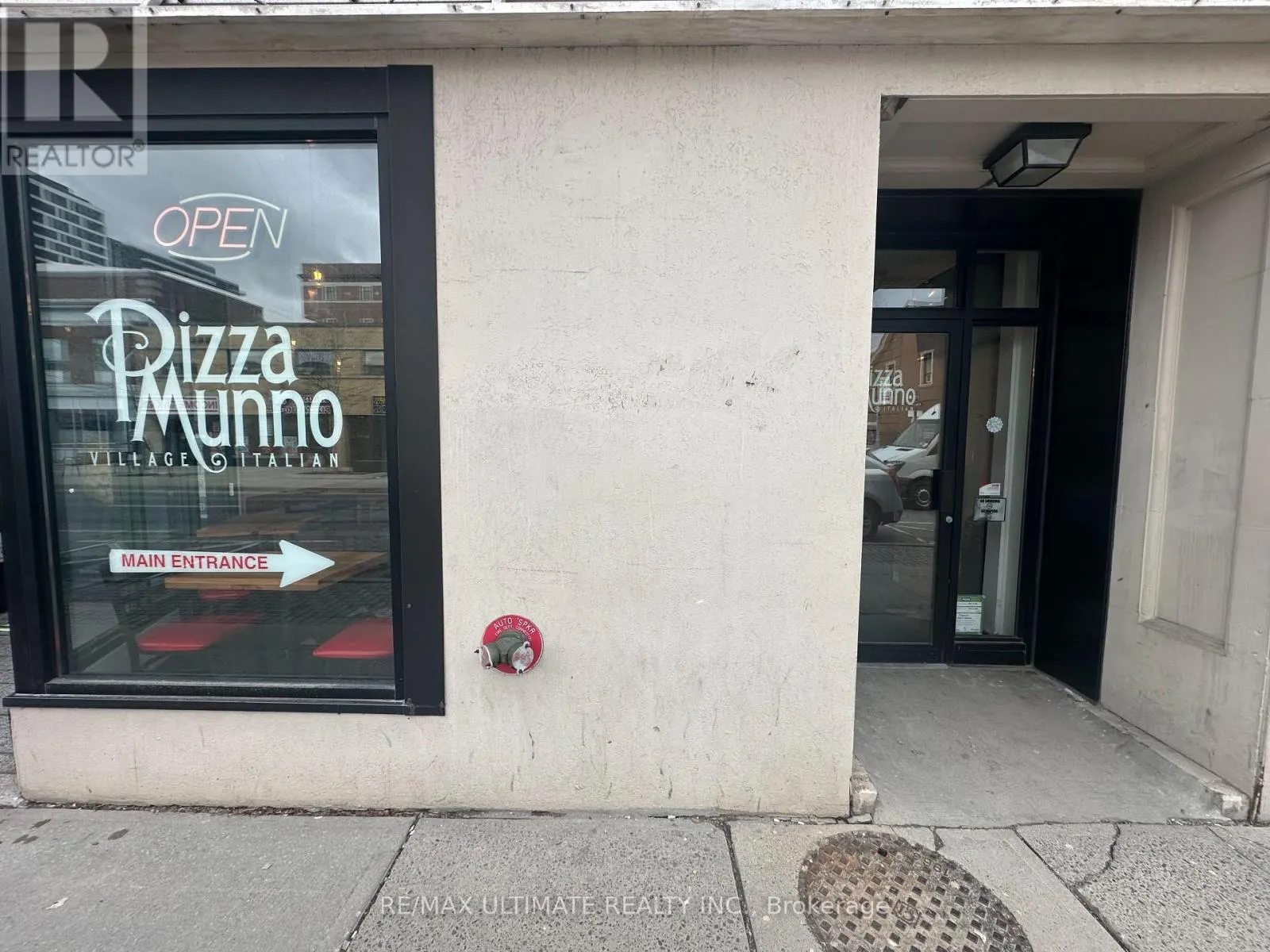 35 KING STREET E