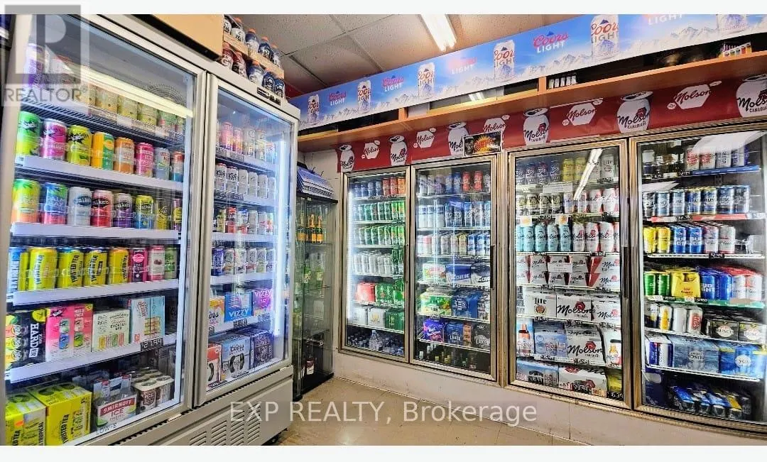 1122 SIMCOE STREET N