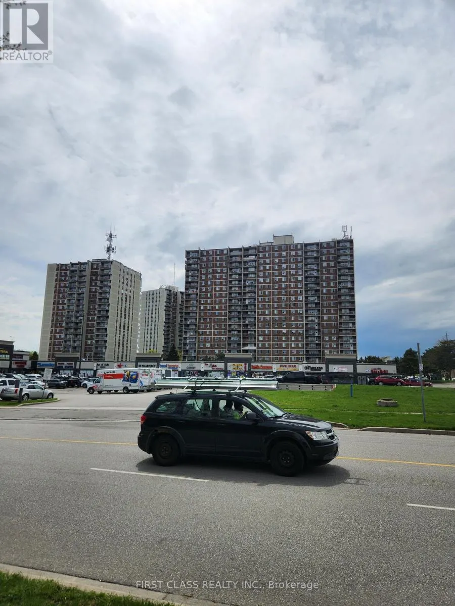 951 DUNDAS STREET W