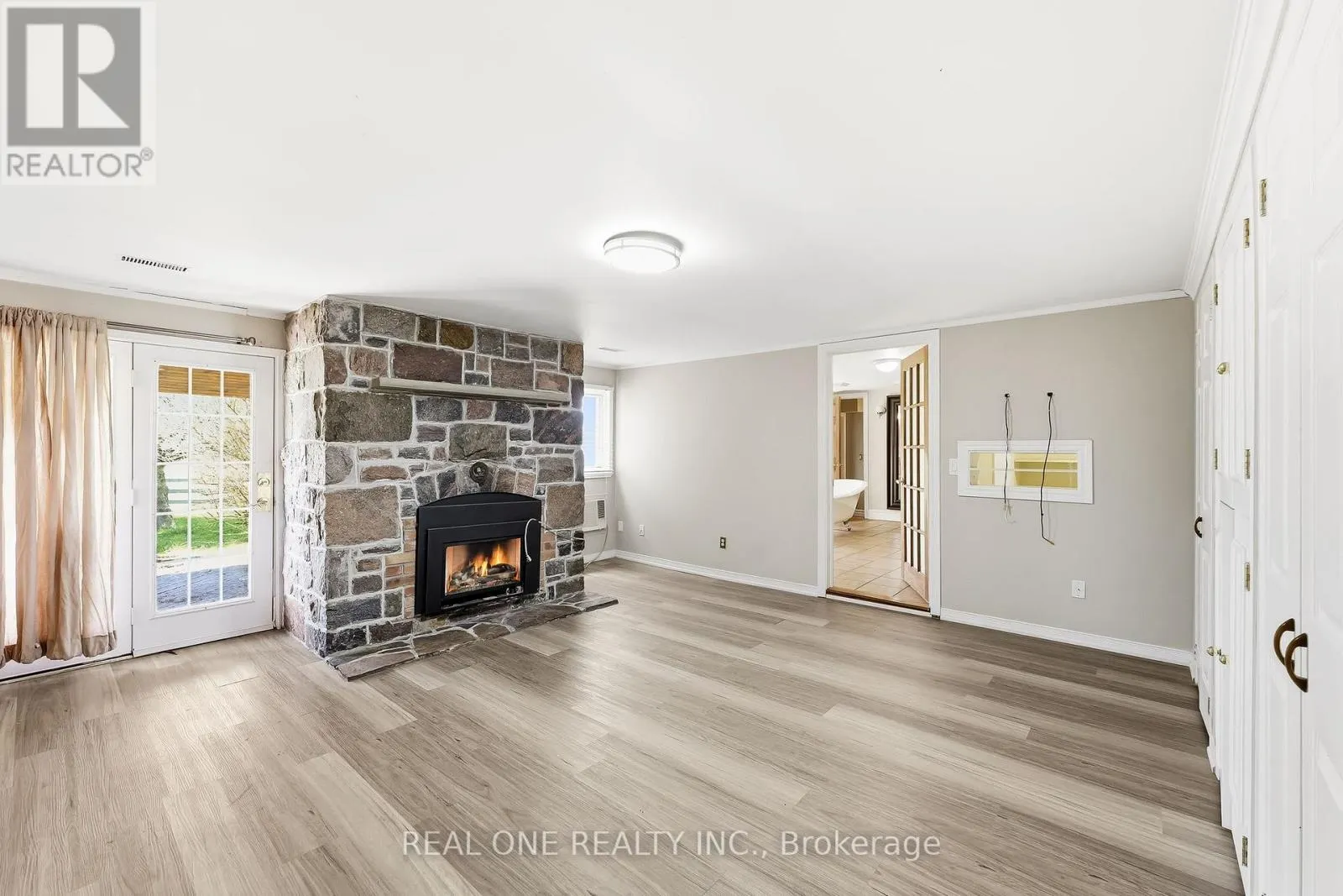 2614 HEAD ROAD