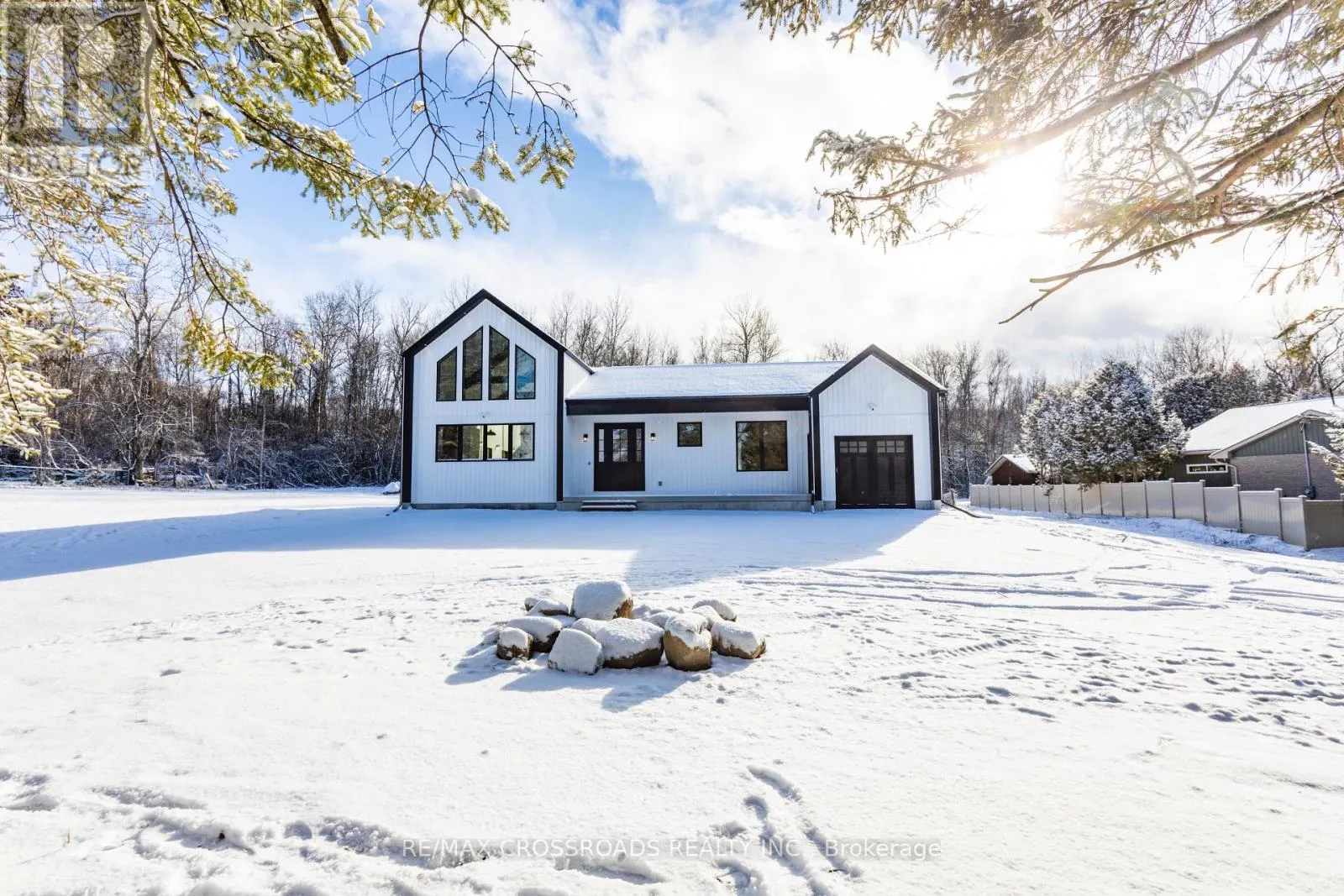 637 VIEW LAKE ROAD