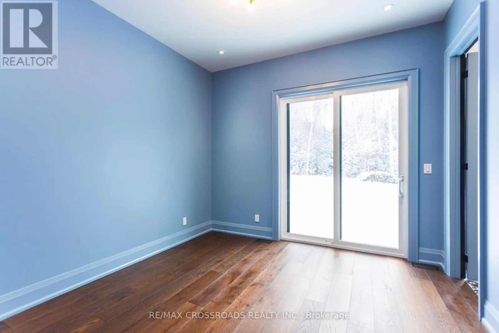 637 VIEW LAKE ROAD