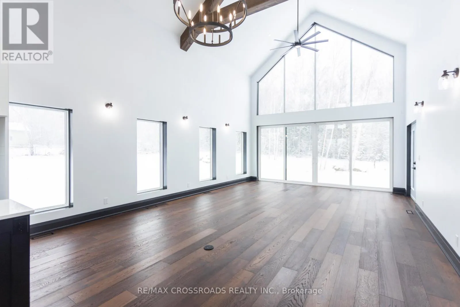 637 VIEW LAKE ROAD