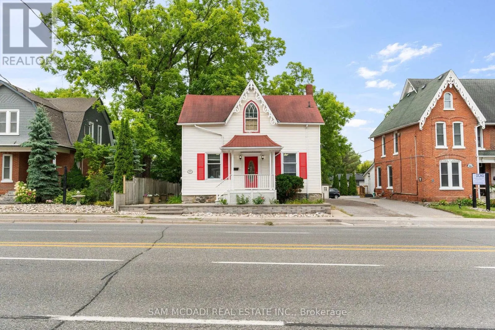 571 KINGSTON ROAD W