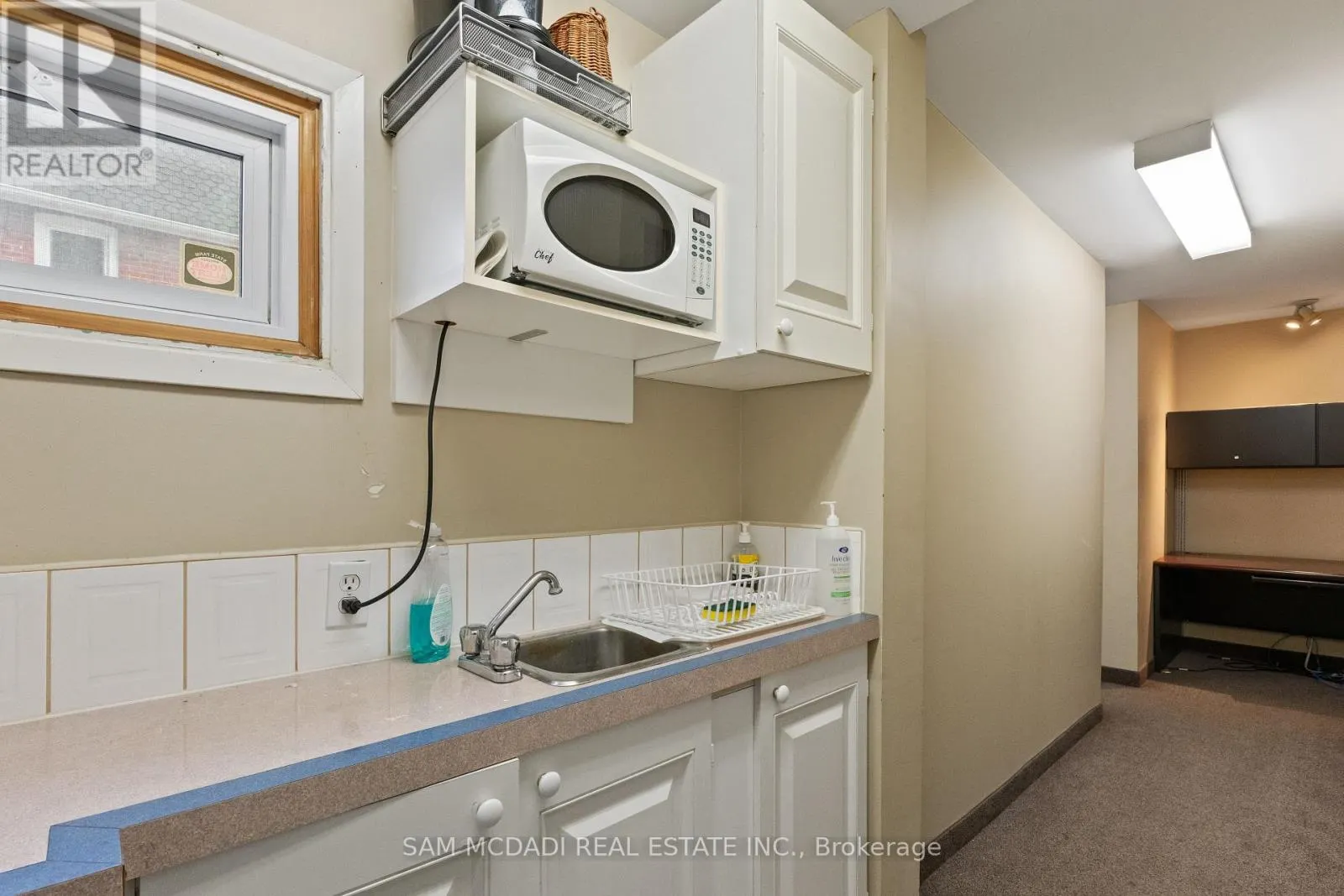 571 KINGSTON ROAD W