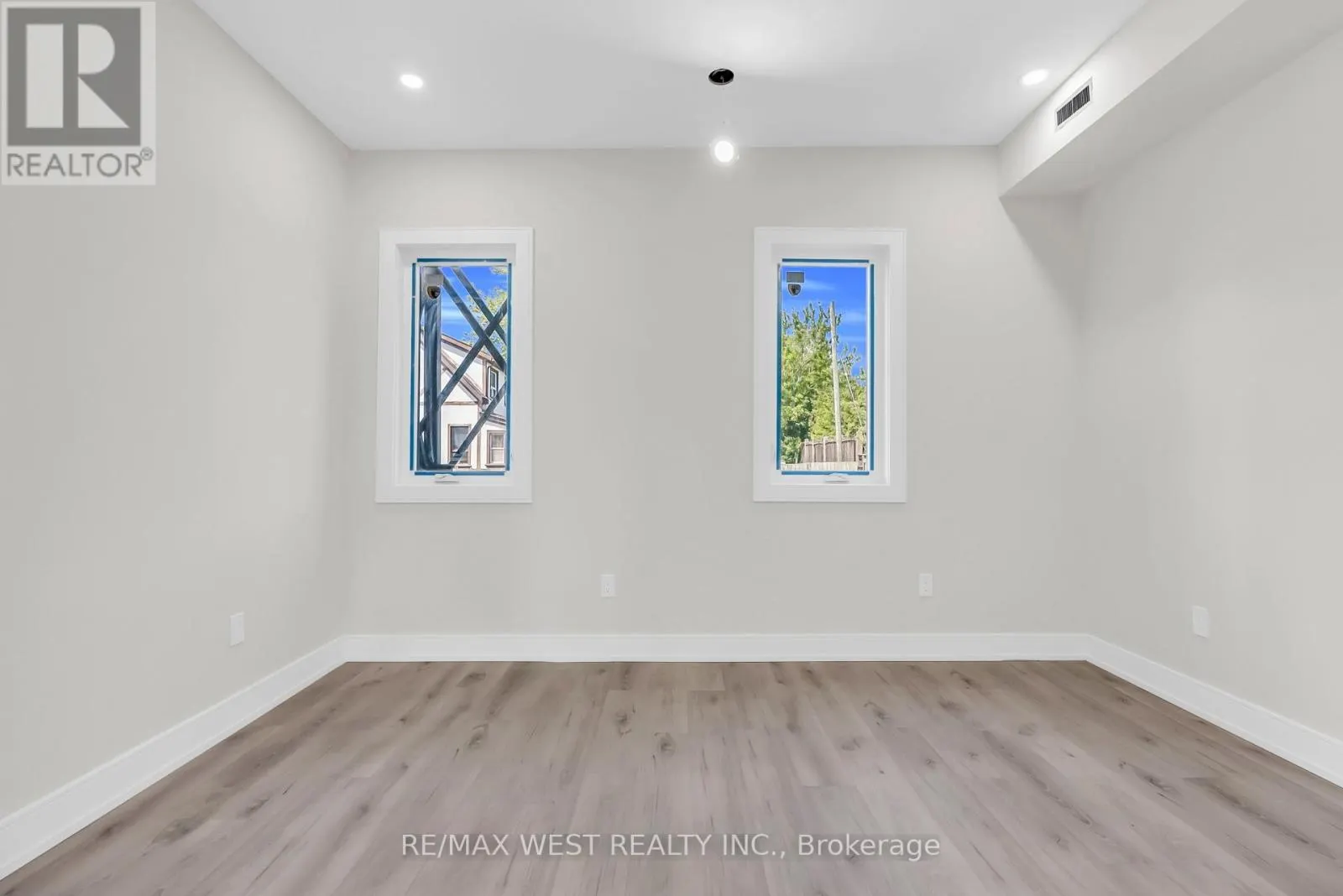 36 PARK ROAD S