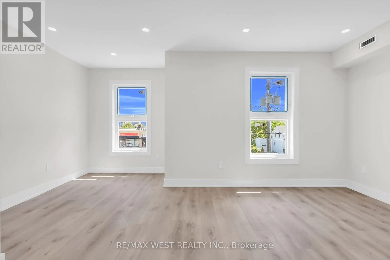 36 PARK ROAD S
