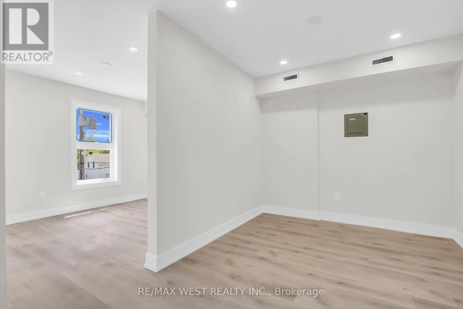 36 PARK ROAD S