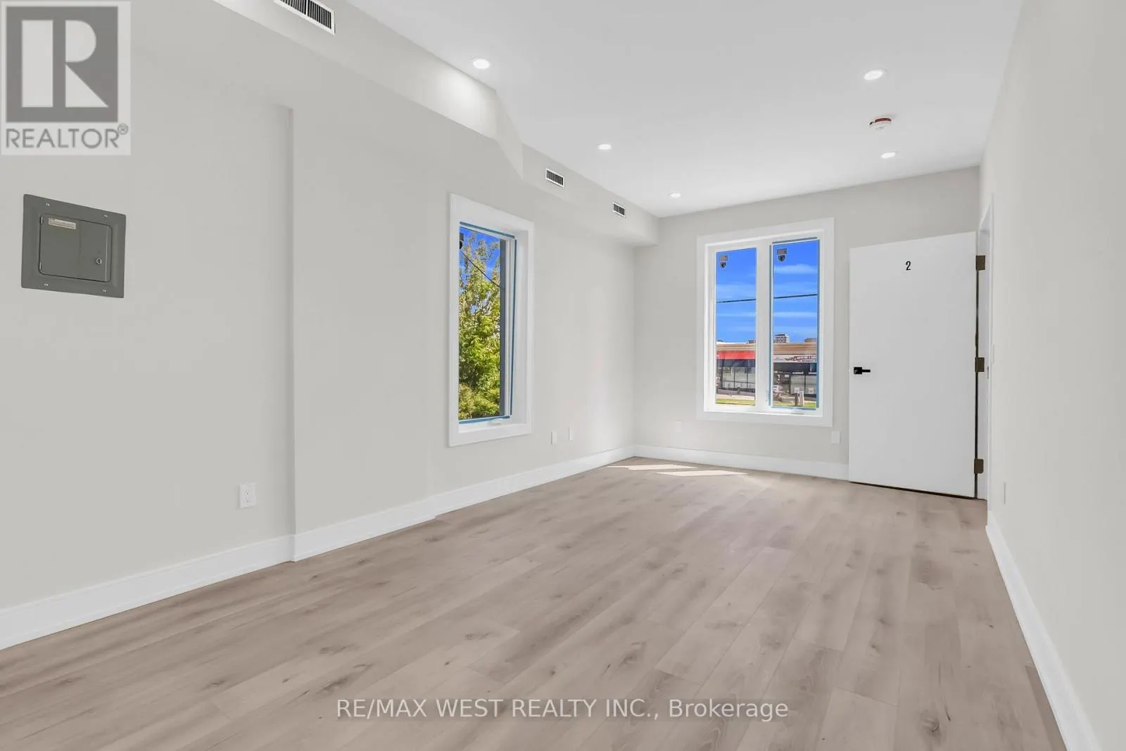36 PARK ROAD S