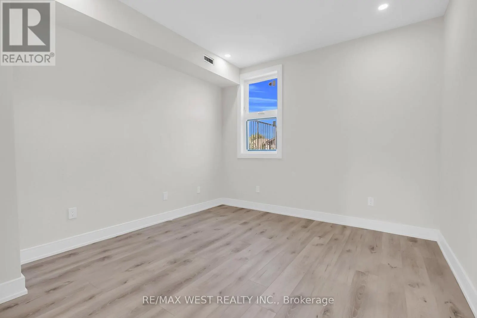 36 PARK ROAD S