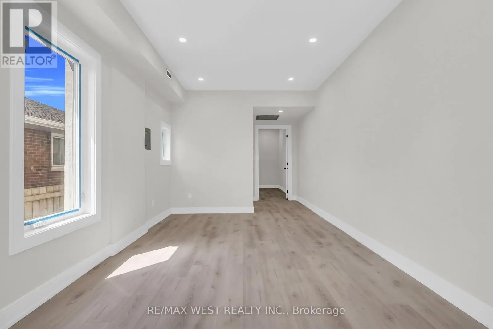 36 PARK ROAD S