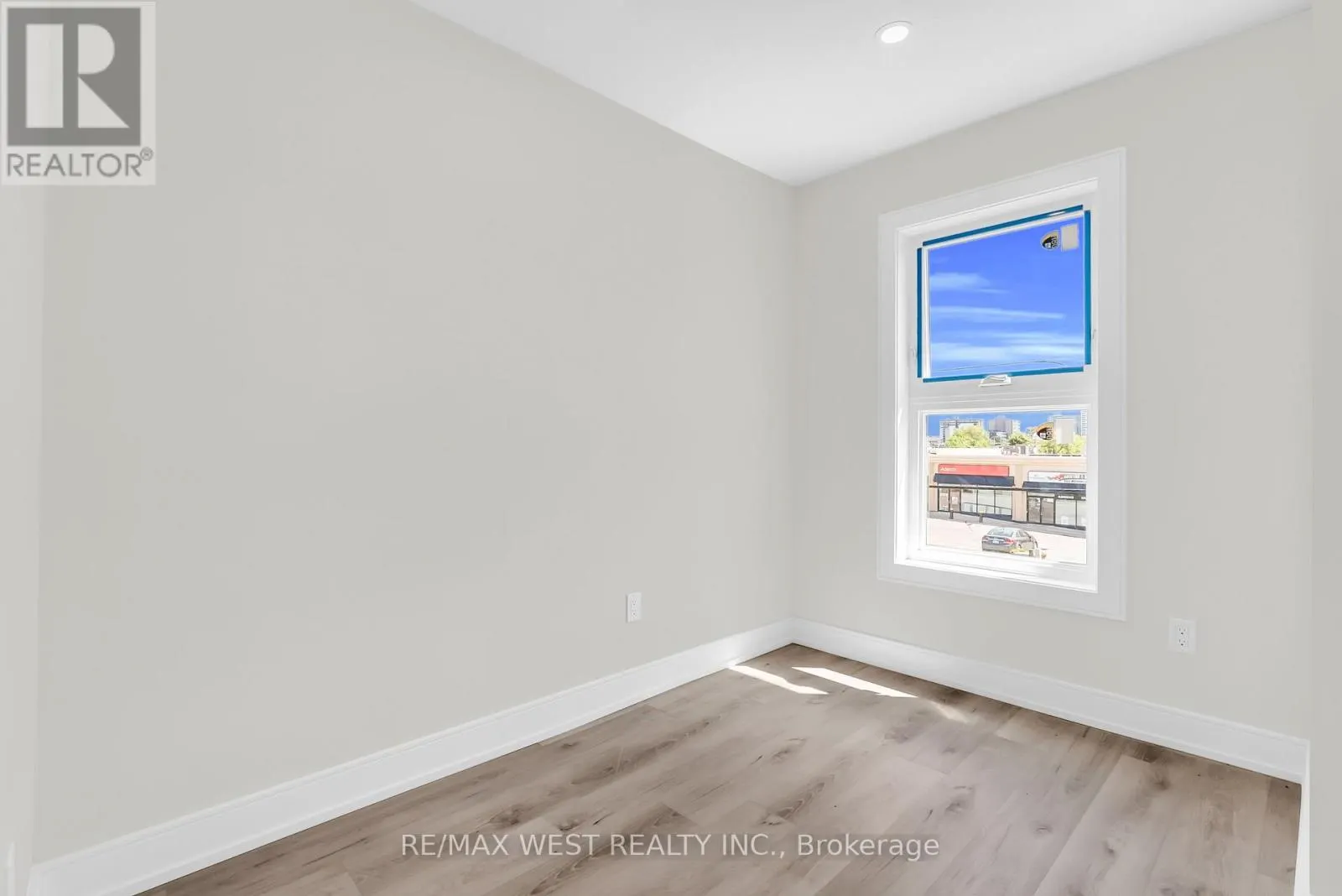 36 PARK ROAD S
