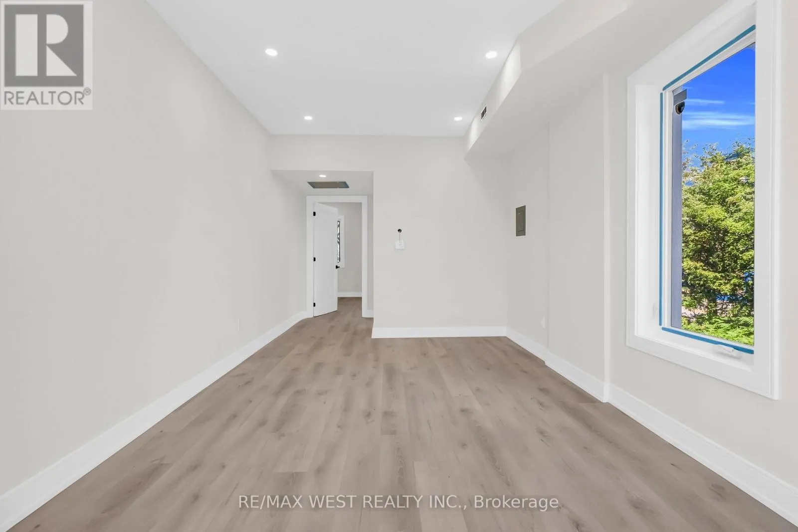 36 PARK ROAD S