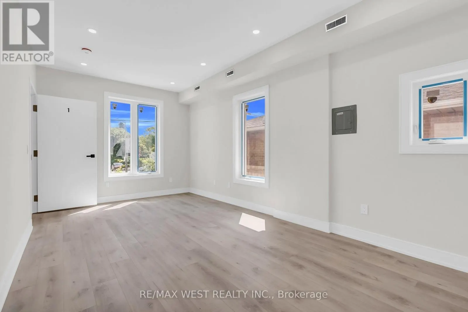 36 PARK ROAD S