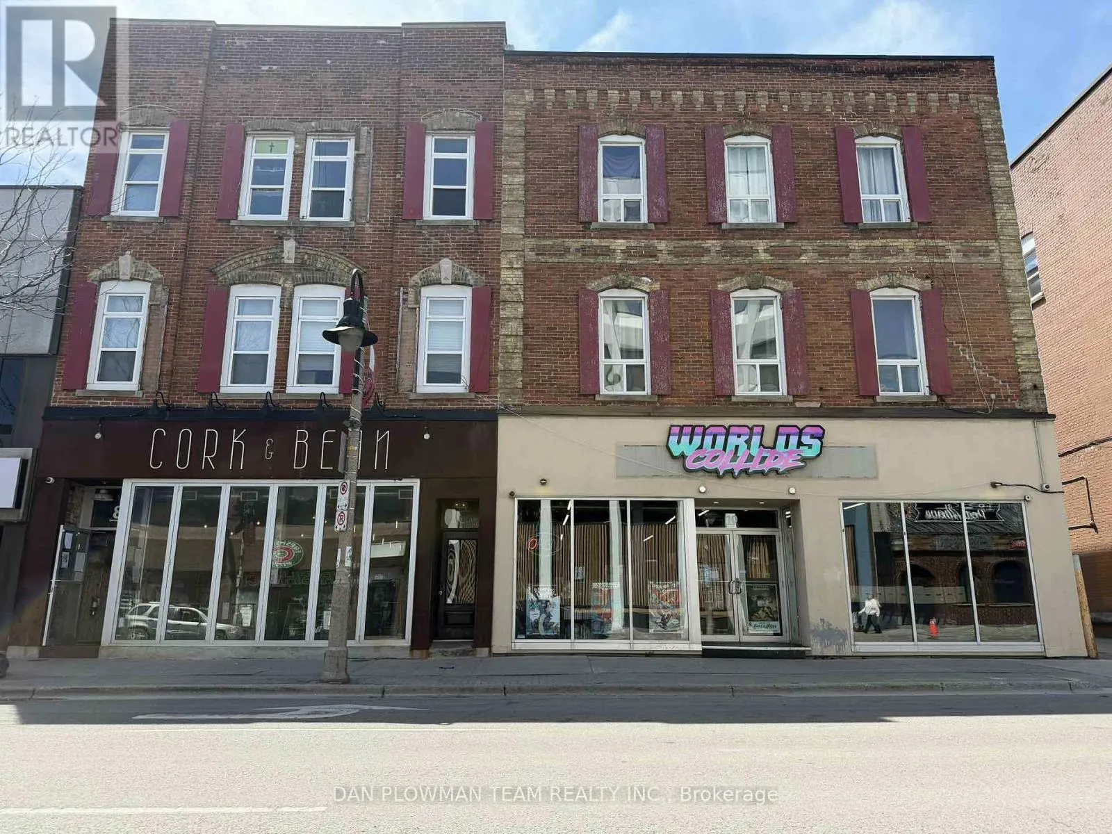 8-10 SIMCOE STREET N