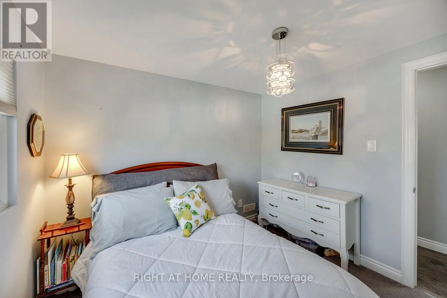 17 CRESTVIEW AVENUE