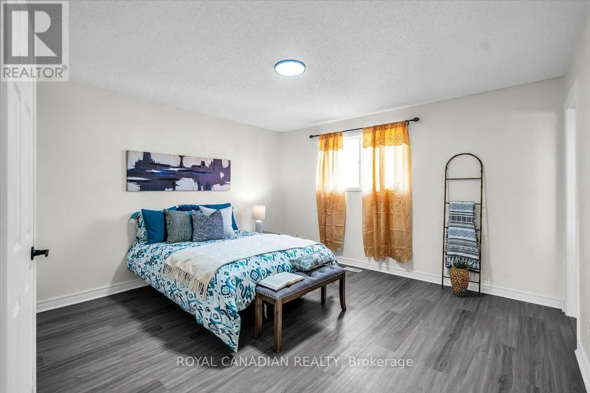 72 SHORT CRESCENT
