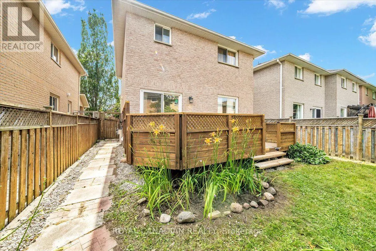 72 SHORT CRESCENT