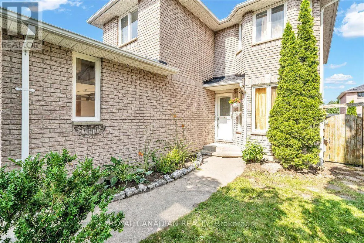 72 SHORT CRESCENT