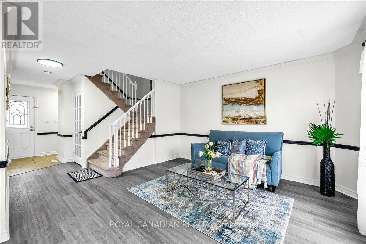 72 SHORT CRESCENT