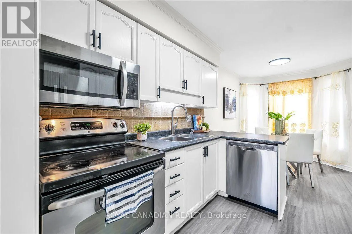 72 SHORT CRESCENT