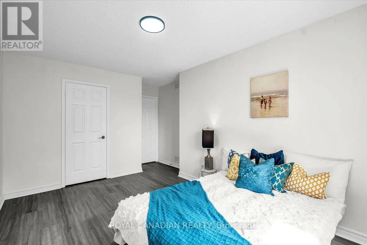 72 SHORT CRESCENT