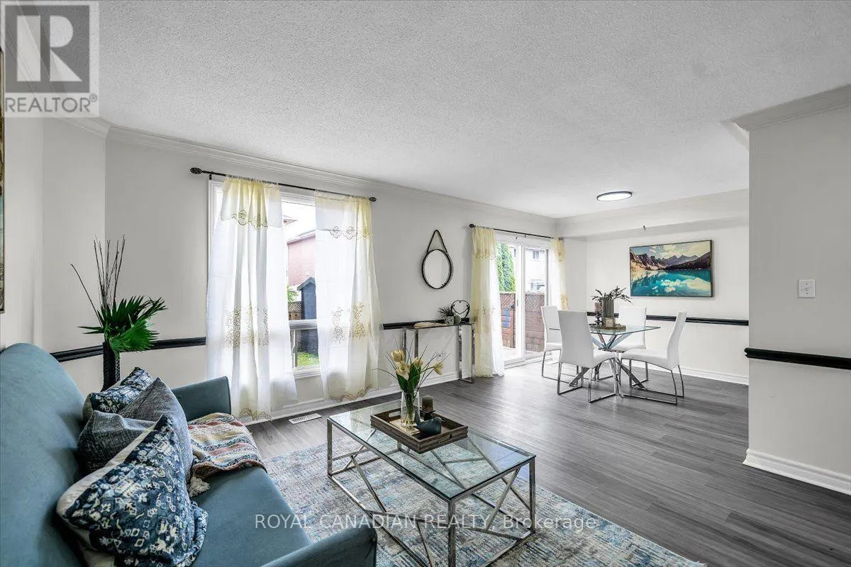 72 SHORT CRESCENT