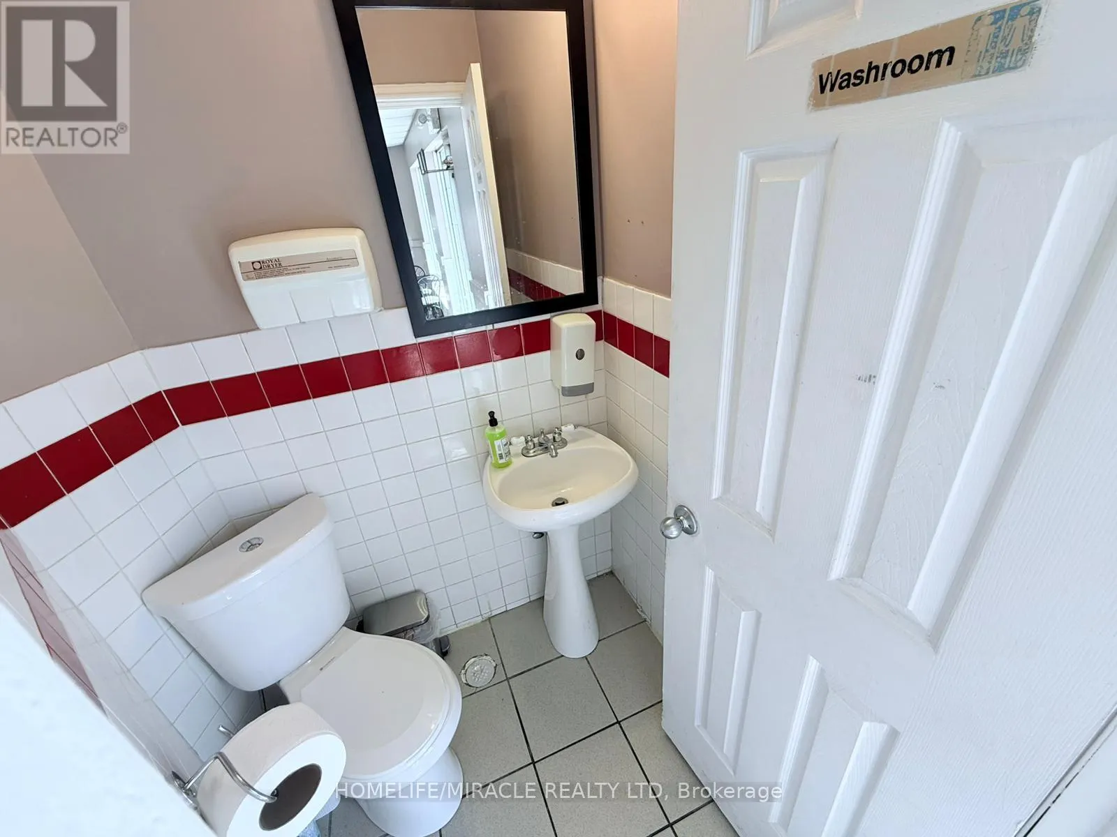 1335 SIMCOE STREET N