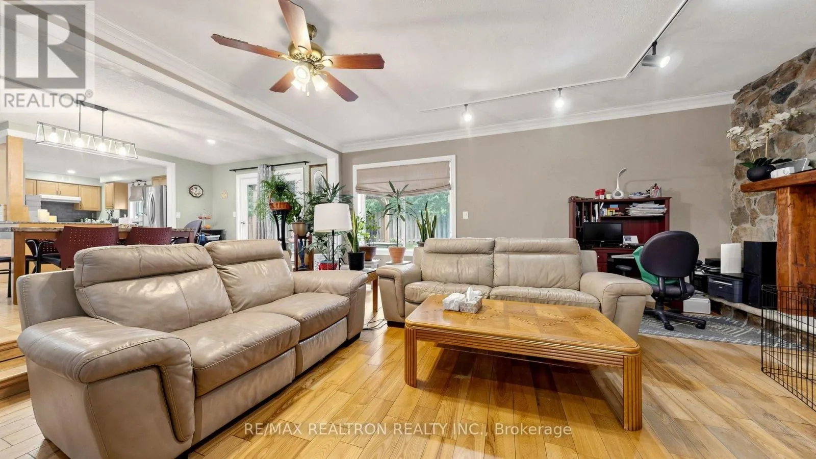 10 ROTHERGLEN ROAD S
