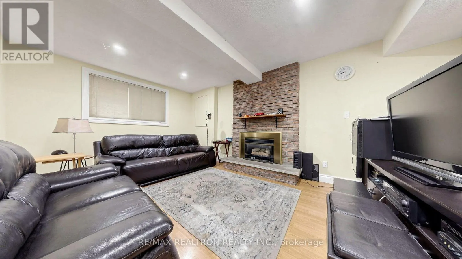 10 ROTHERGLEN ROAD S